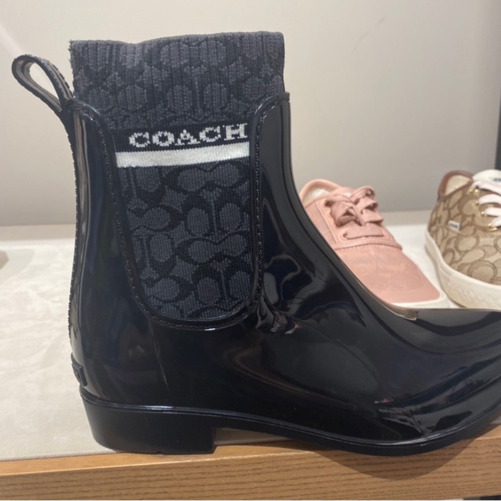Coach rain boots used twice comes with box